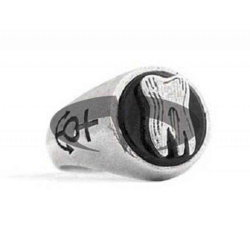 Anello Mignolo in Argento ed Onice Tondo con Dente El Rana